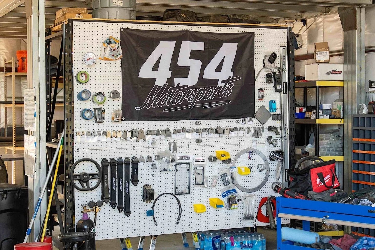 454 tool wall